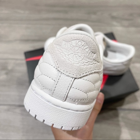 Air Jordan 1 Low White Men’s - Picture 5 of 8